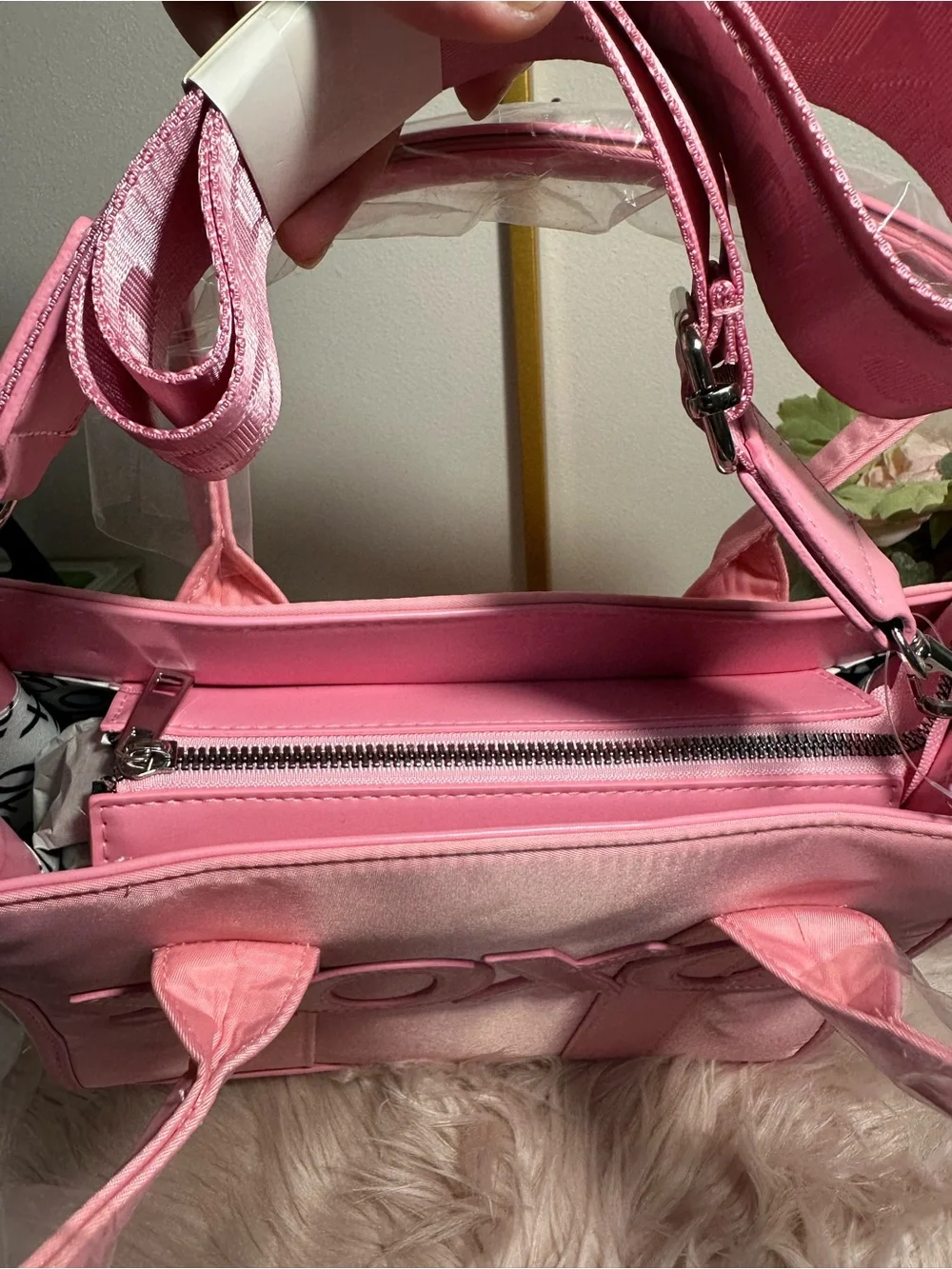 Pink XOXO Tote Handbag - Stylish Women's Bag